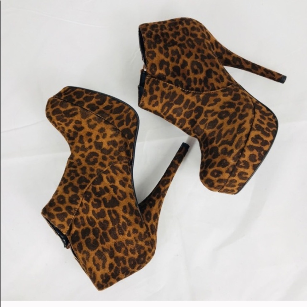 Size 7 animal print booties